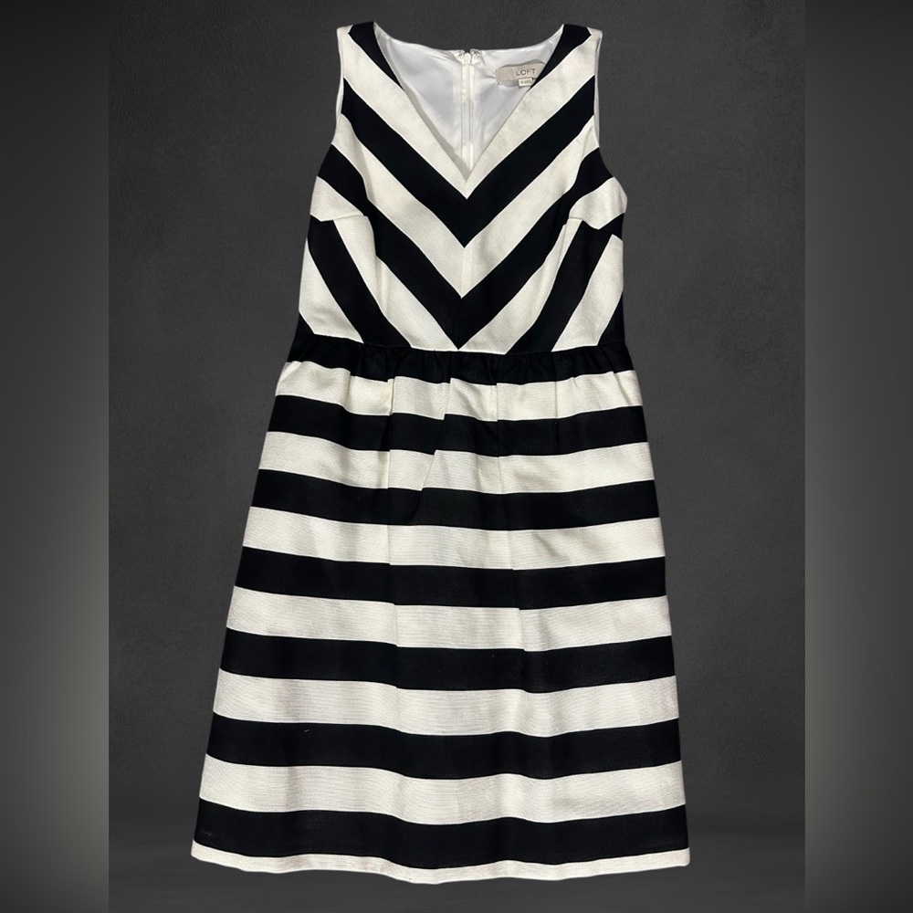 LOFT Black and White Dress - Picture 2 of 7